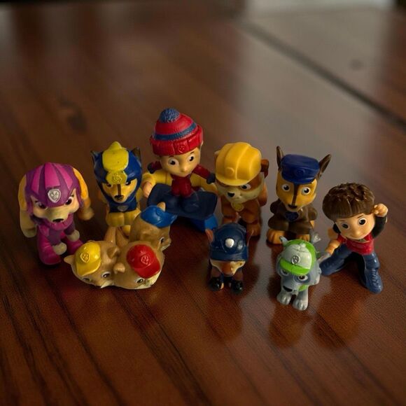 24 Piece Paw Patrol DieCast Vehicles & Action Figure Set Lot - Picture 5 of 9